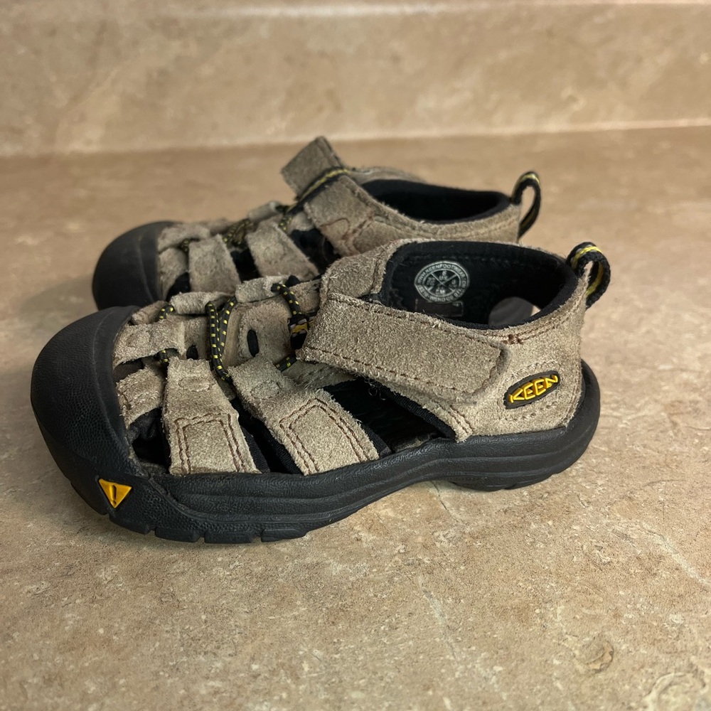 Keen Toddler Brown and Black Closed-Toe Sport Sandals